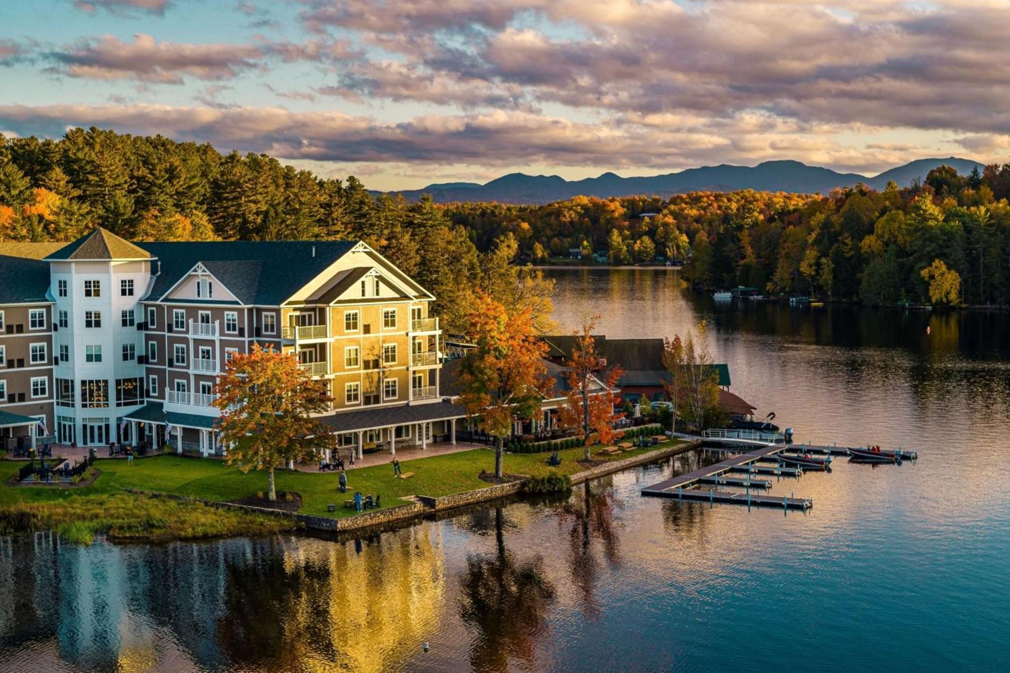 Voco Saranac Lake Ny - Waterfront By Ihg מראה חיצוני תמונה