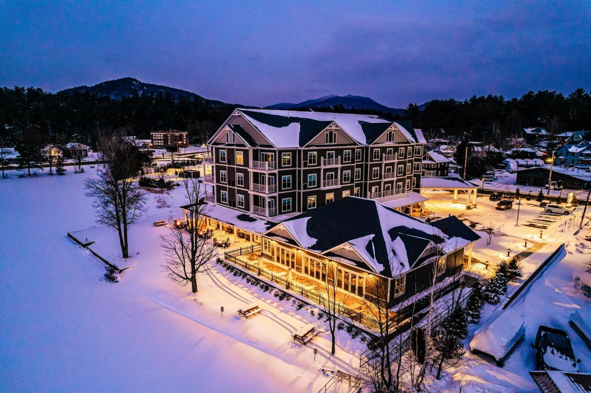 Voco Saranac Lake Ny - Waterfront By Ihg מראה חיצוני תמונה