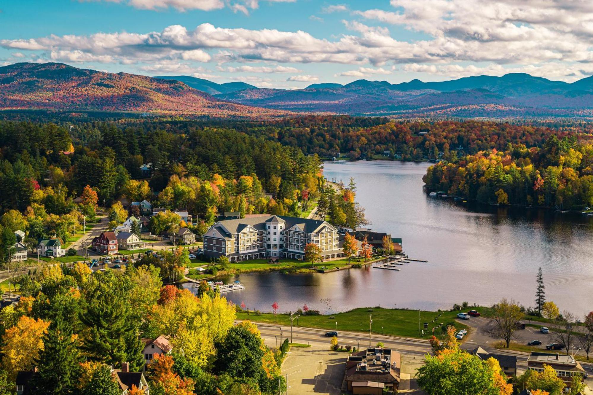 Voco Saranac Lake Ny - Waterfront By Ihg מראה חיצוני תמונה
