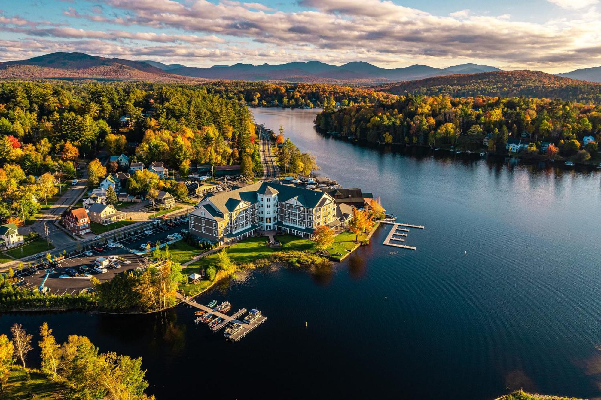 Voco Saranac Lake Ny - Waterfront By Ihg מראה חיצוני תמונה