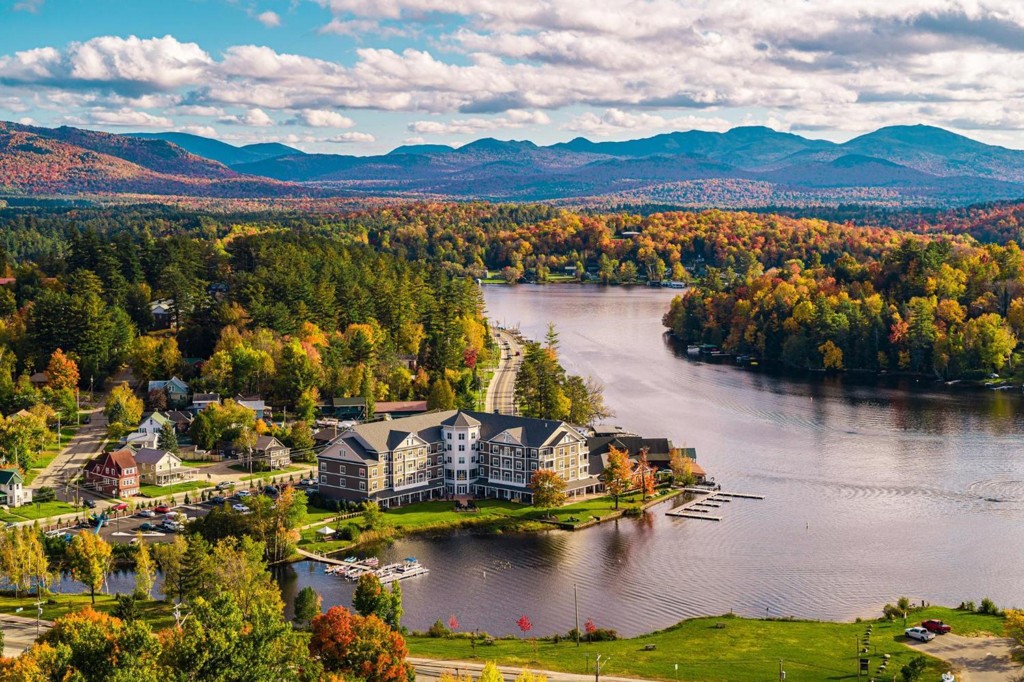 Voco Saranac Lake Ny - Waterfront By Ihg מראה חיצוני תמונה