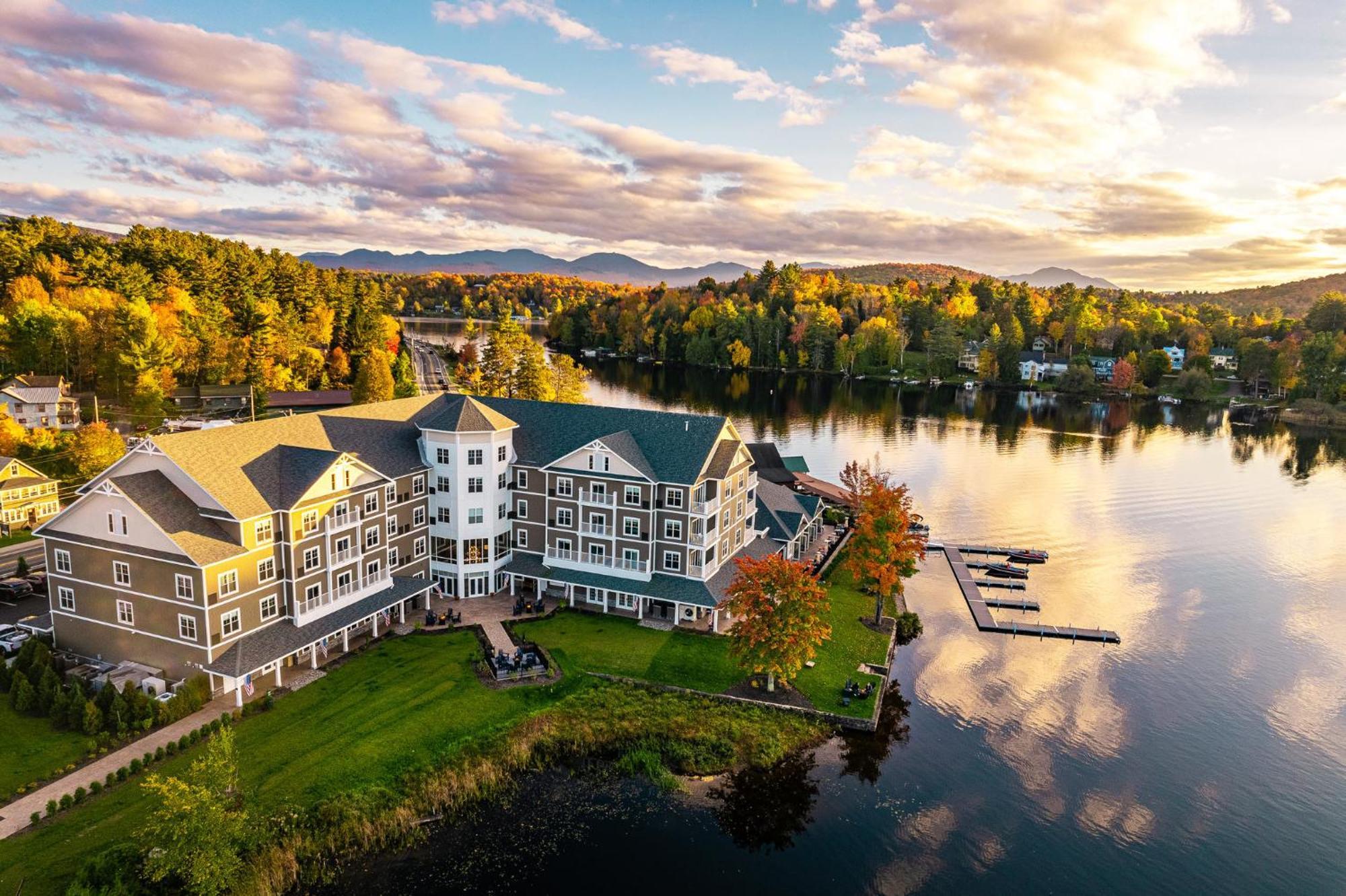 Voco Saranac Lake Ny - Waterfront By Ihg מראה חיצוני תמונה