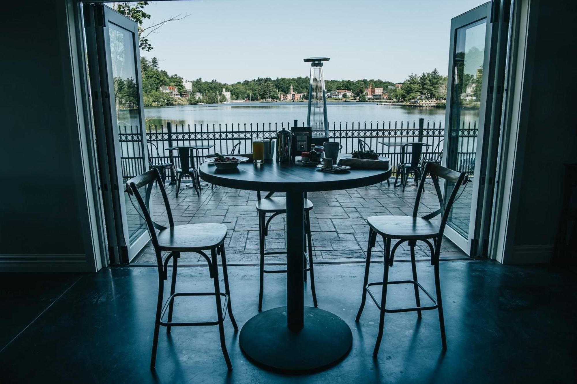 Voco Saranac Lake Ny - Waterfront By Ihg מראה חיצוני תמונה